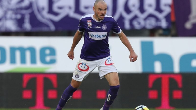 Get a signed collector's jersey from Heiko Westermann!