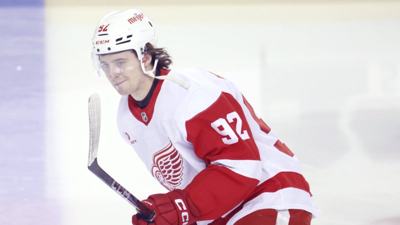 Kasper and Red Wings Start Season with Loss