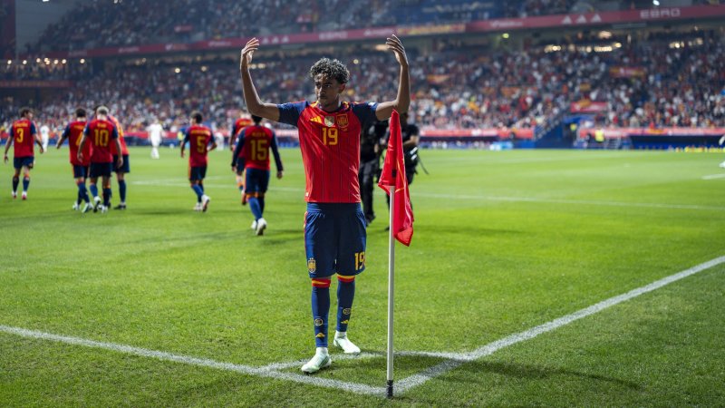 Spain maintains winning streak