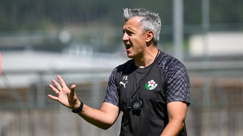 Great Gesture! WSG Coach Semlic Trains Girls' Team