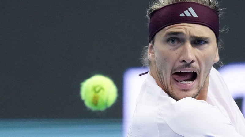 Zverev avoids early exit in Shanghai