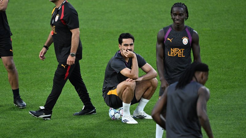 Gündogan frustrated by bench role: "Why should I be ready?"