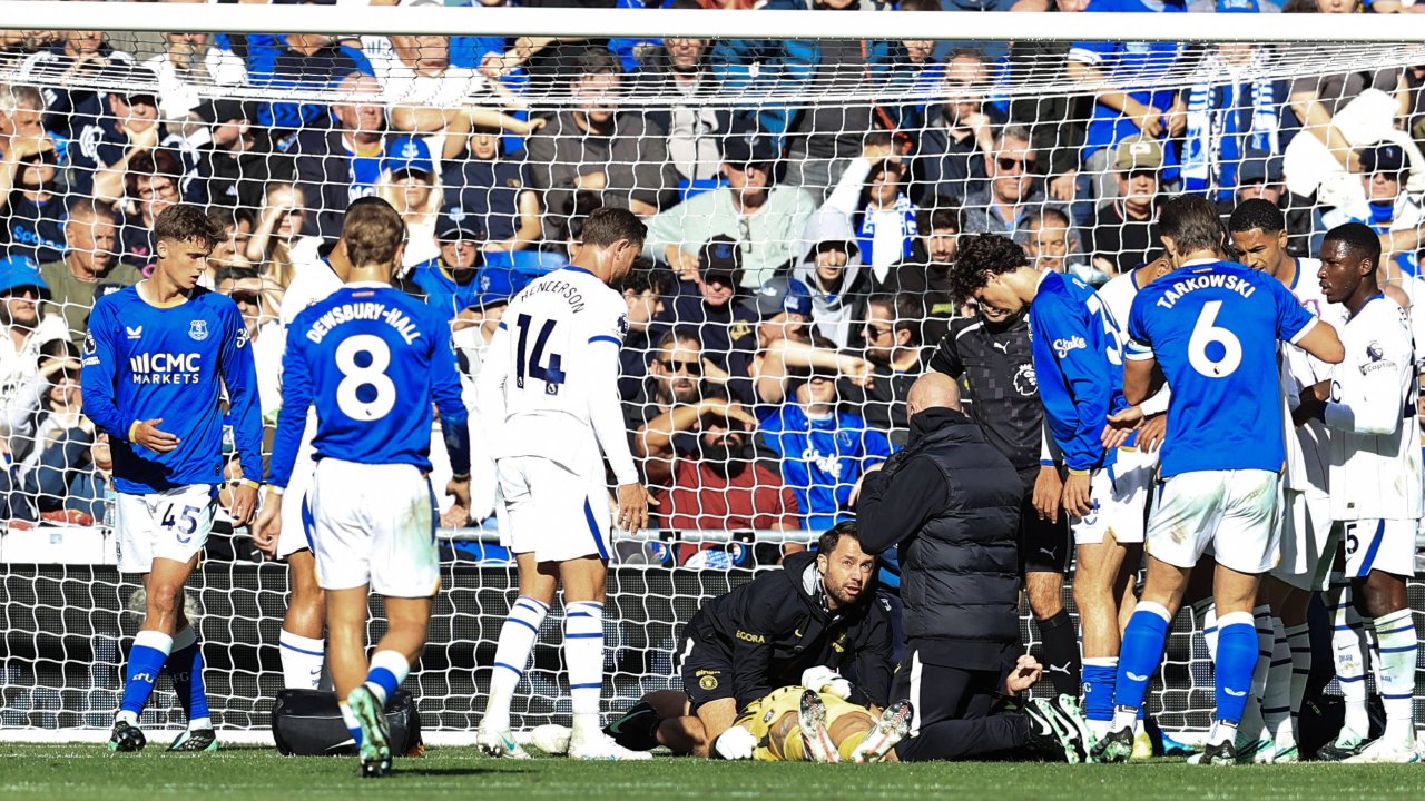 Martinez Injury Overshadows Chelsea Win