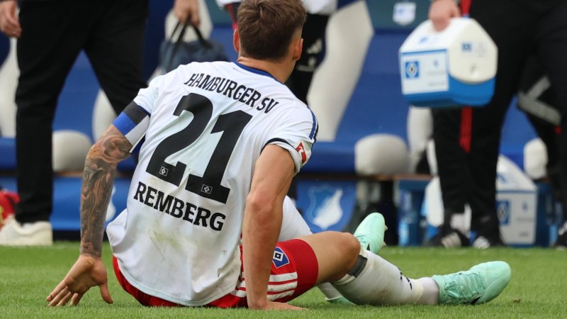 Great gesture! HSV with a wonderful tribute to their severely injured captain