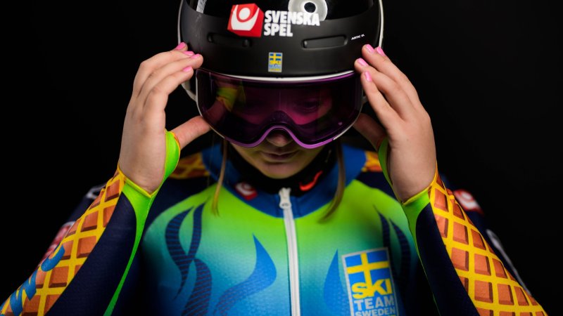 Multiple Coaches Taken Out: Swede Crashes Hard in Training