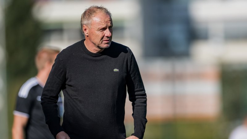WAC Coach Silberberger on the Brink? "That Stays in the Dressing Room!"