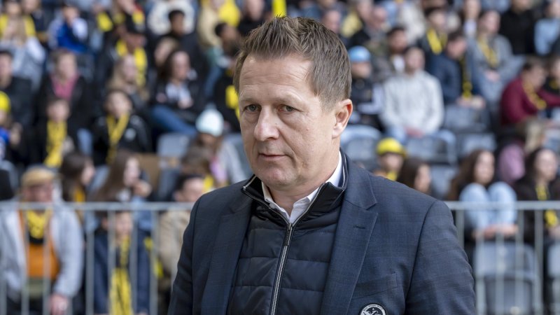 Krösche's Successor: Hütter's Club Eyes Ex-International