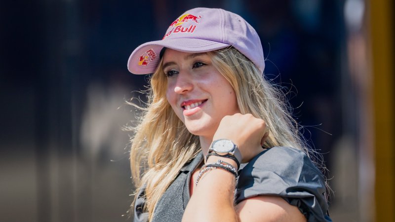 Ex-Downhill Racer Coaches Lara Colturi