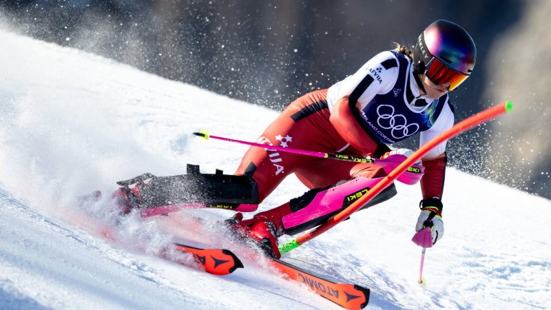 Just before season start: Skiing outsider ends career