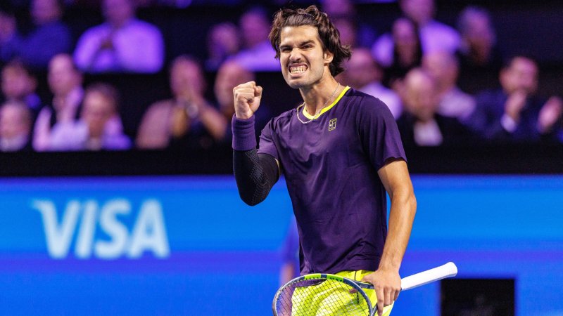 Alcaraz overcomes Khachanov in Vienna opener