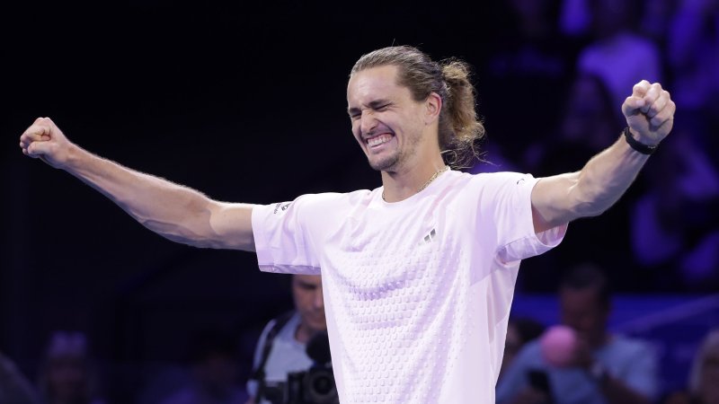 Clear cut! Zverev advances to Vienna semifinals