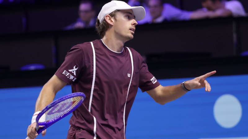 Partycrasher! De Minaur Beats Zverev in Second Vienna Semifinal