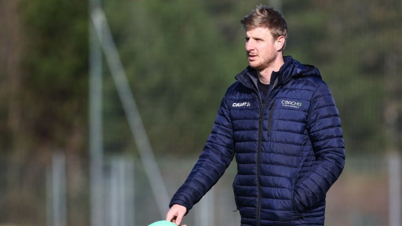 Martin Hinteregger Supports FC Barcelona Youth Coaches